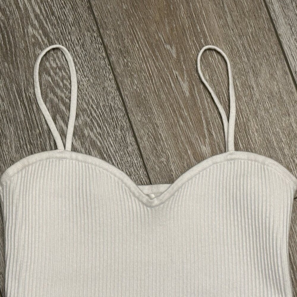 Oak & Fort Adorable Sleeveless Crop Tank / Cami Top White Rib Knit - Picture 3 of 6